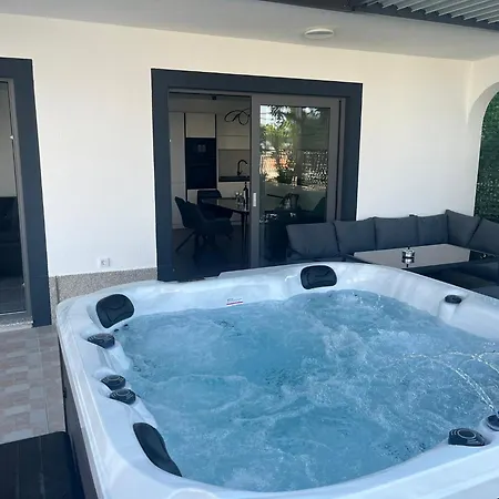 Ad Luxury Jacuzzi & Sea View