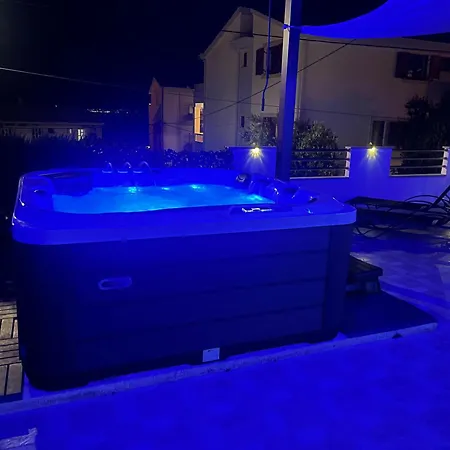 Ad Luxury Jacuzzi & Sea View